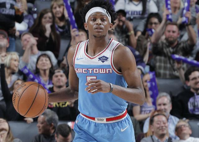 草地上的强 草地上的强