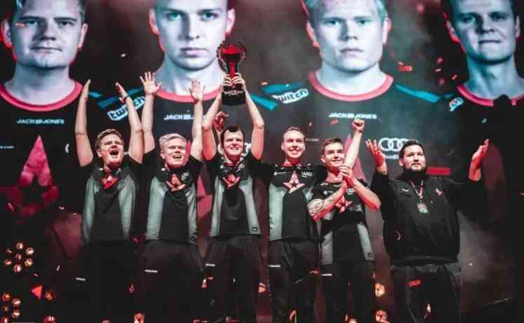 进攻型右后 进攻型右后